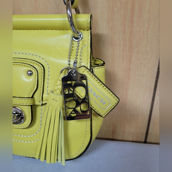 Coach Mini Willis - Picture 9 of 13